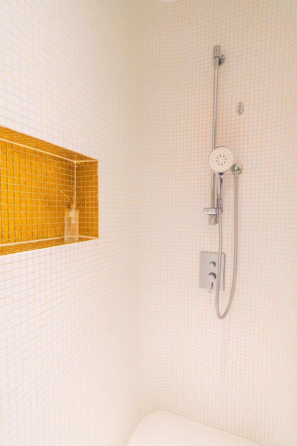 Thumb - Your tiny retreat in Vienna - bright space miracle on Triester Straße close to public transport num - 30