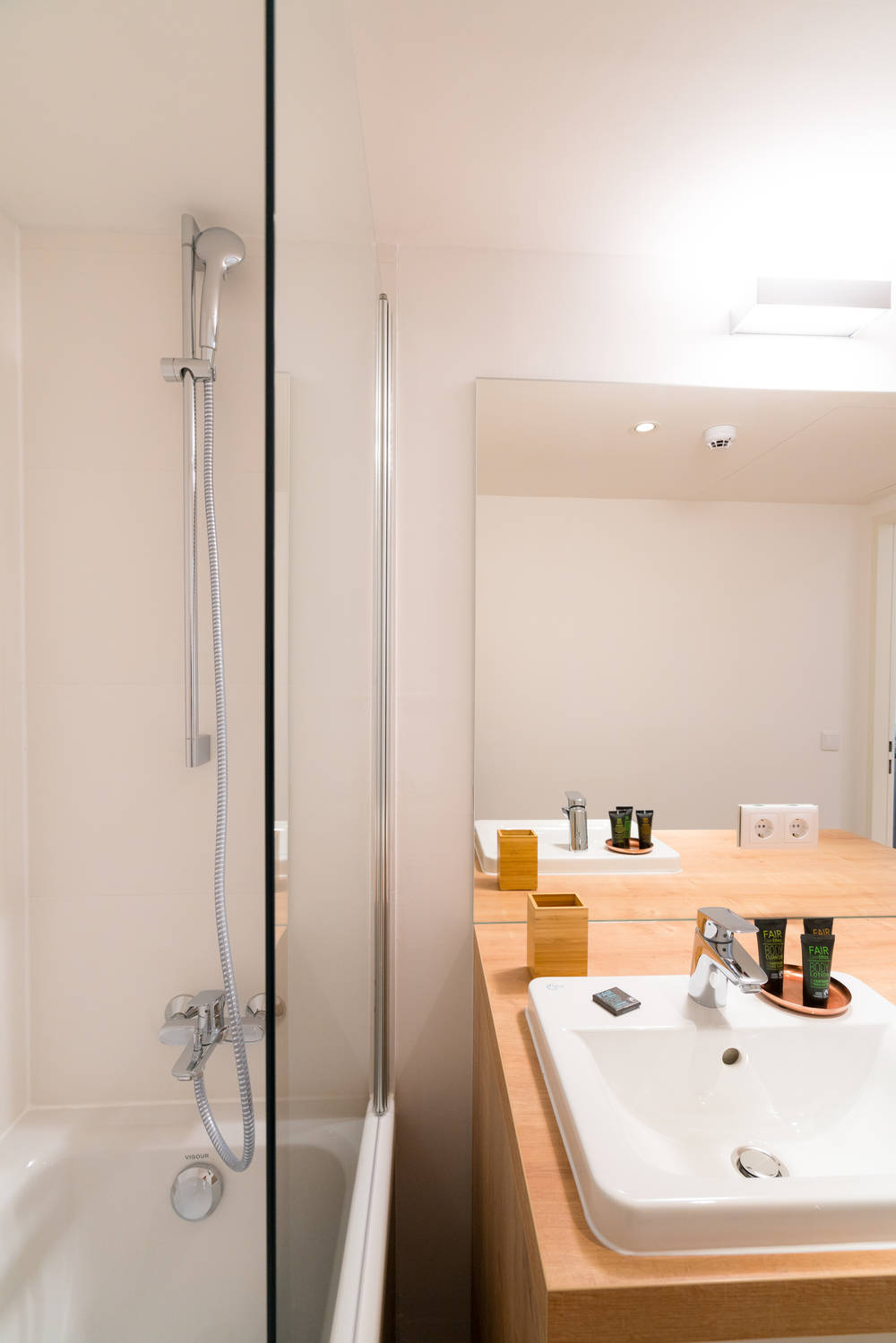 Thumb - Highly modern studio with private balcony, elevator and relaxing bathtub num - 48