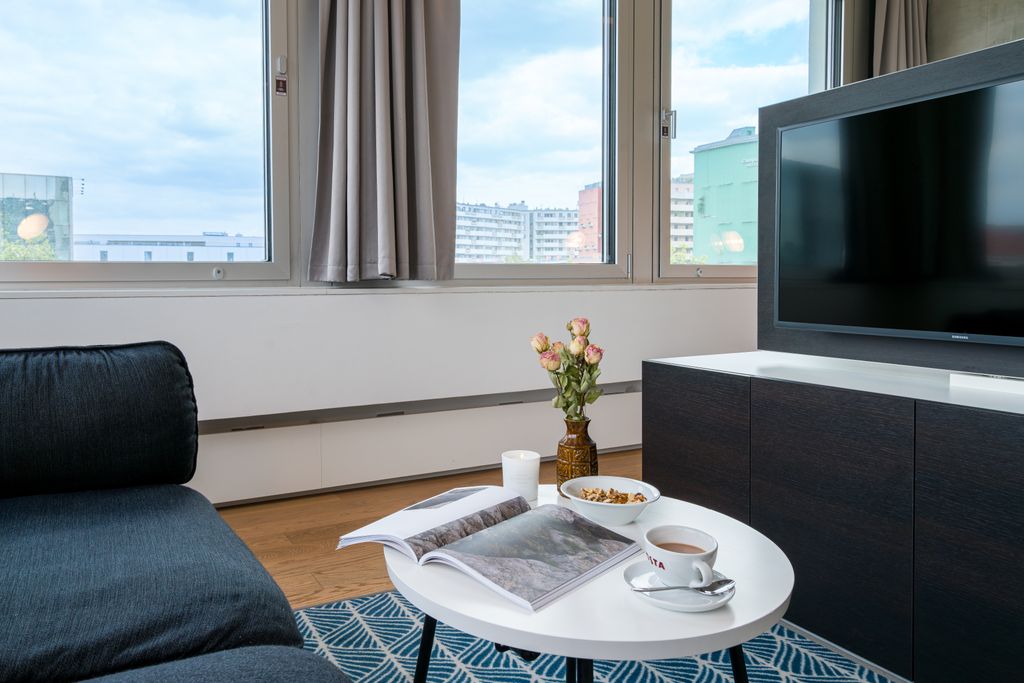 Thumb - Living with a View: Charming Accommodation on the 10th Floor of Philips Haus Vienna num - 11