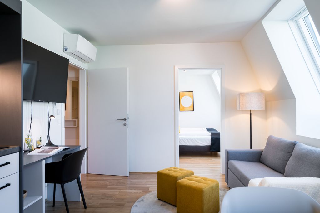 Thumb - Versatile Viennese Altbau Apartment nearby the Vienna Exhibition Center with Space for Four