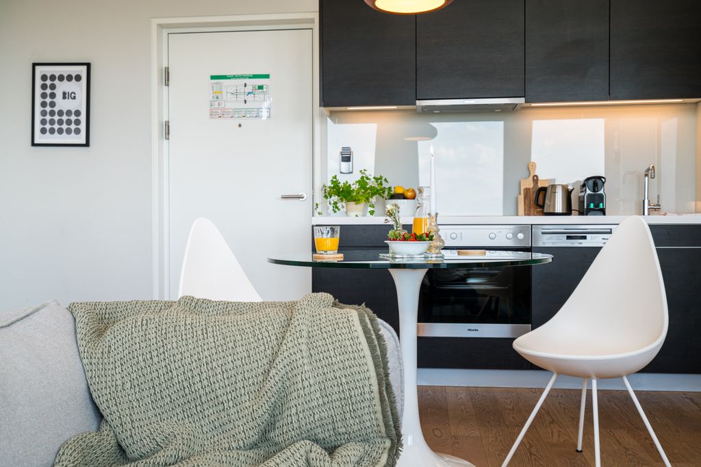 Thumb - Sky-High Serenity: Your Design Apartment in Vienna's Iconic Philips House num - 4