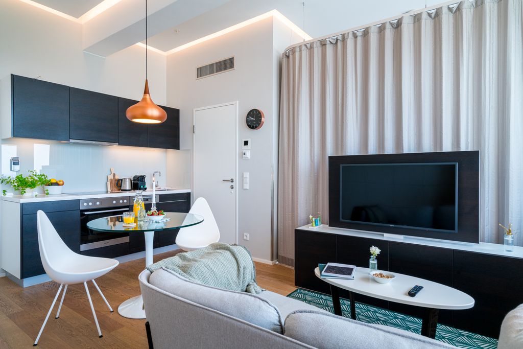 Thumb - Sky-High Serenity: Your Design Apartment in Vienna's Iconic Philips House num - 13