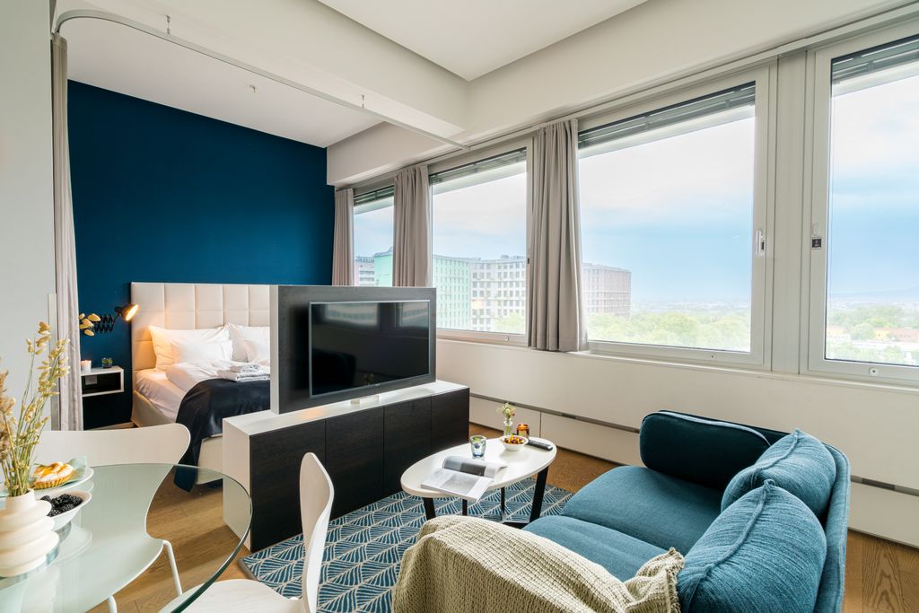 Thumb - Small but impressive - your central city spot with space for four people and ideal transport options num - 1