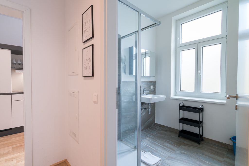 Thumb - Versatile Viennese Altbau Apartment nearby the Vienna Exhibition Center with Space for Four num - 19