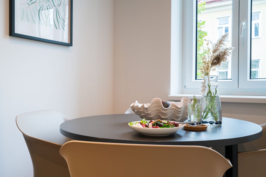 Thumb - Versatile Viennese Altbau Apartment nearby the Vienna Exhibition Center with Space for Four num - 16