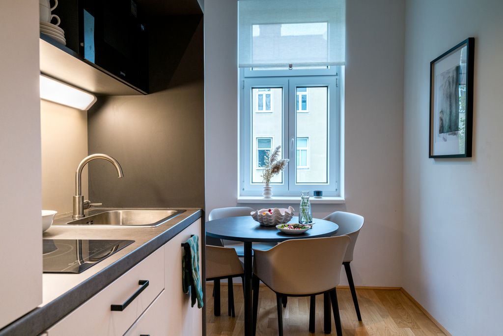 Thumb - Versatile Viennese Altbau Apartment nearby the Vienna Exhibition Center with Space for Four num - 13