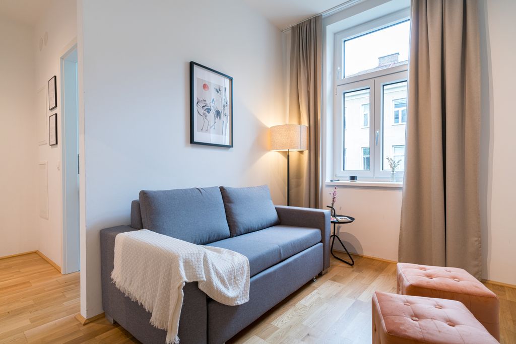 Thumb - Versatile Viennese Altbau Apartment nearby the Vienna Exhibition Center with Space for Four