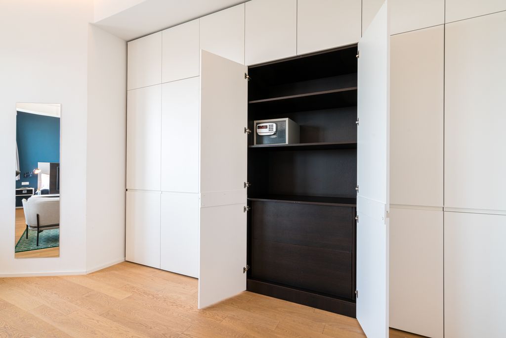 Thumb - Sky-High Serenity: Your Design Apartment in Vienna's Iconic Philips House num - 23