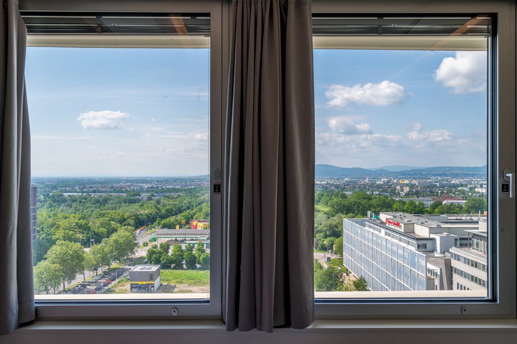 Thumb - Sky-High Serenity: Your Design Apartment in Vienna's Iconic Philips House num - 7