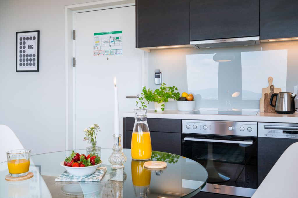 Thumb - Sky-High Serenity: Your Design Apartment in Vienna's Iconic Philips House num - 2