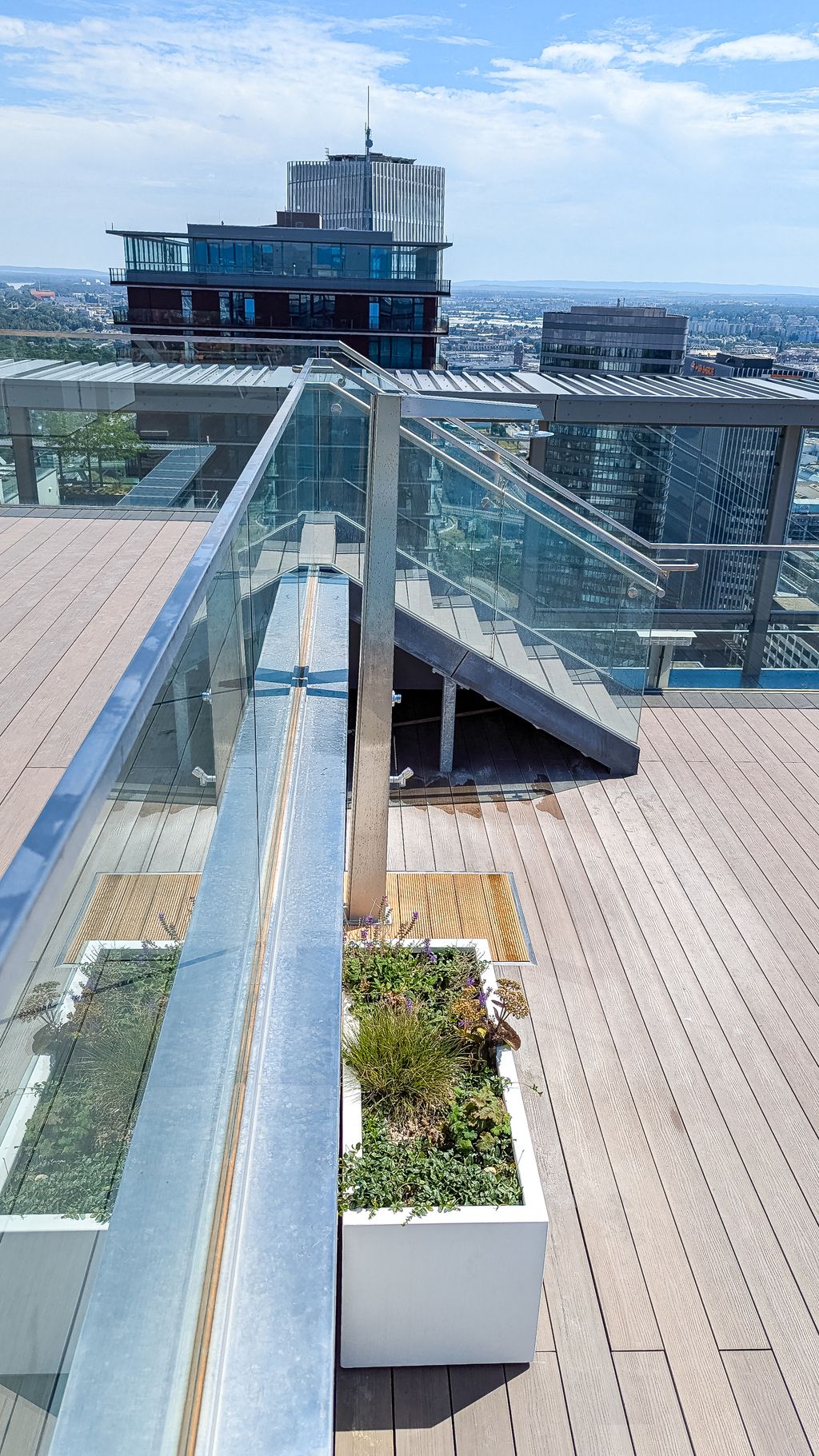 Thumb - Modern apartment in TrIIIple Tower with outstanding view over whole Vienna  num - 35