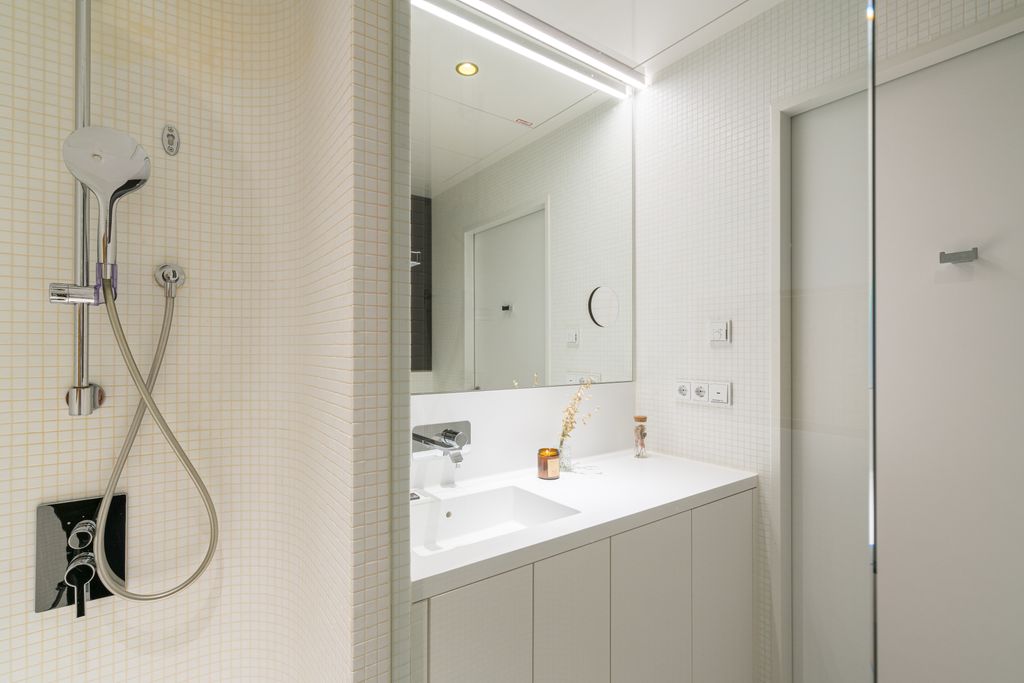 Thumb - Sleep Above the Skyline – Modern Decor Apartment for 4 in Vienna’s Philips Haus num - 28