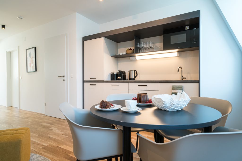 Thumb - Spacious 2-Bedroom Retreat in Tranquil  Alleyway right in the Beautiful 2nd District of Vienna num - 1