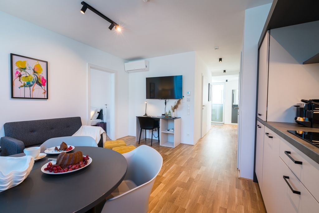 Thumb - Spacious 2-Bedroom Retreat in Tranquil  Alleyway right in the Beautiful 2nd District of Vienna num - 2