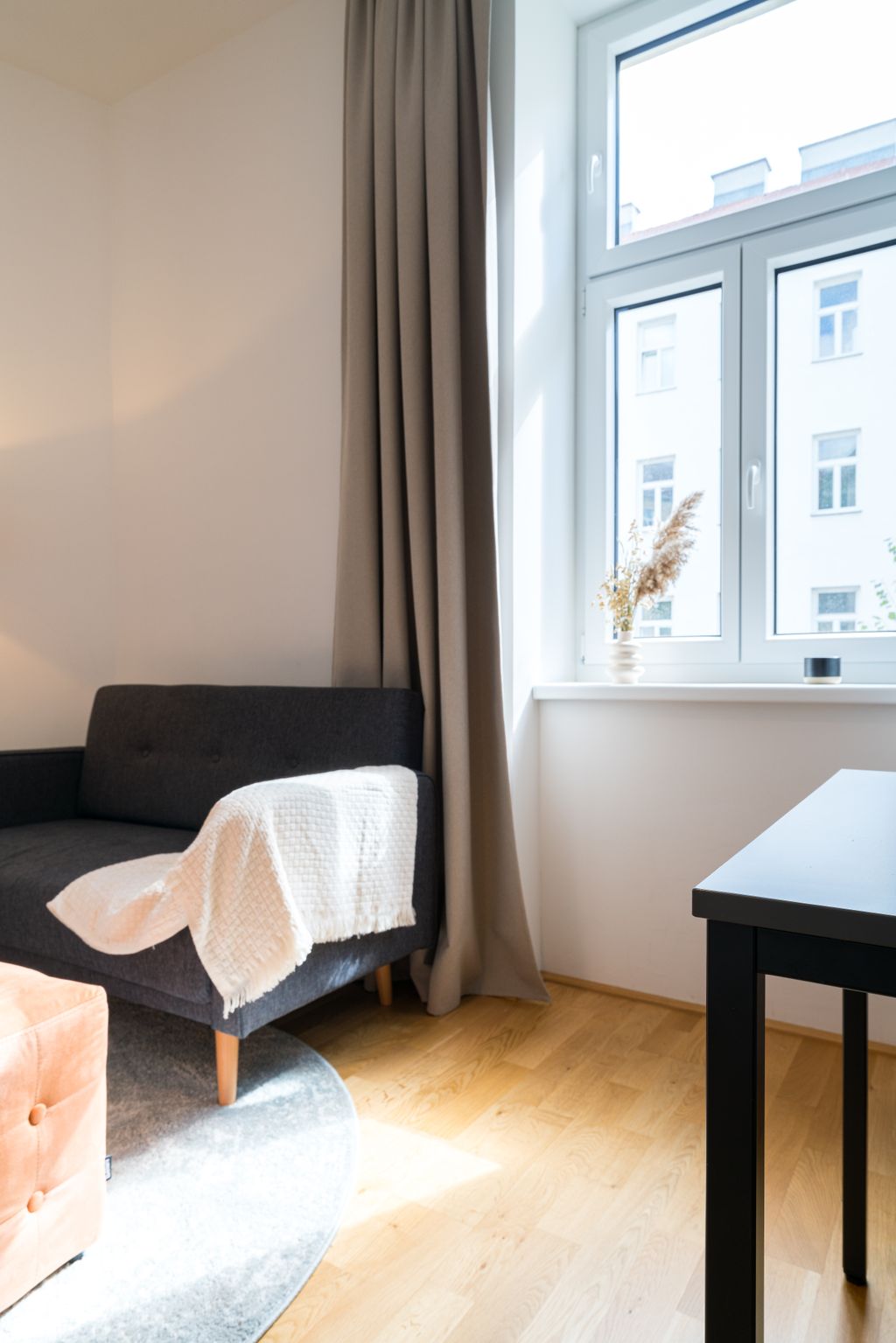 Thumb - Spacious 2-Bedroom Retreat in Tranquil  Alleyway right in the Beautiful 2nd District of Vienna num - 3