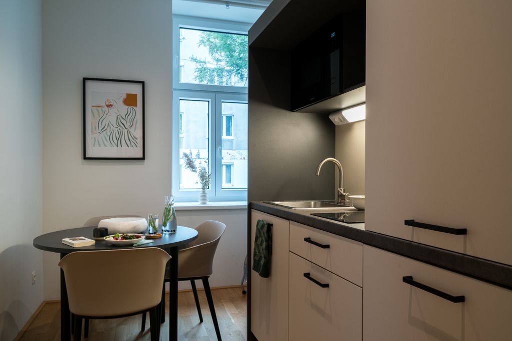 Thumb - Elegant apartment in an old building in Vienna - freshly renovated and furnished to a high standard